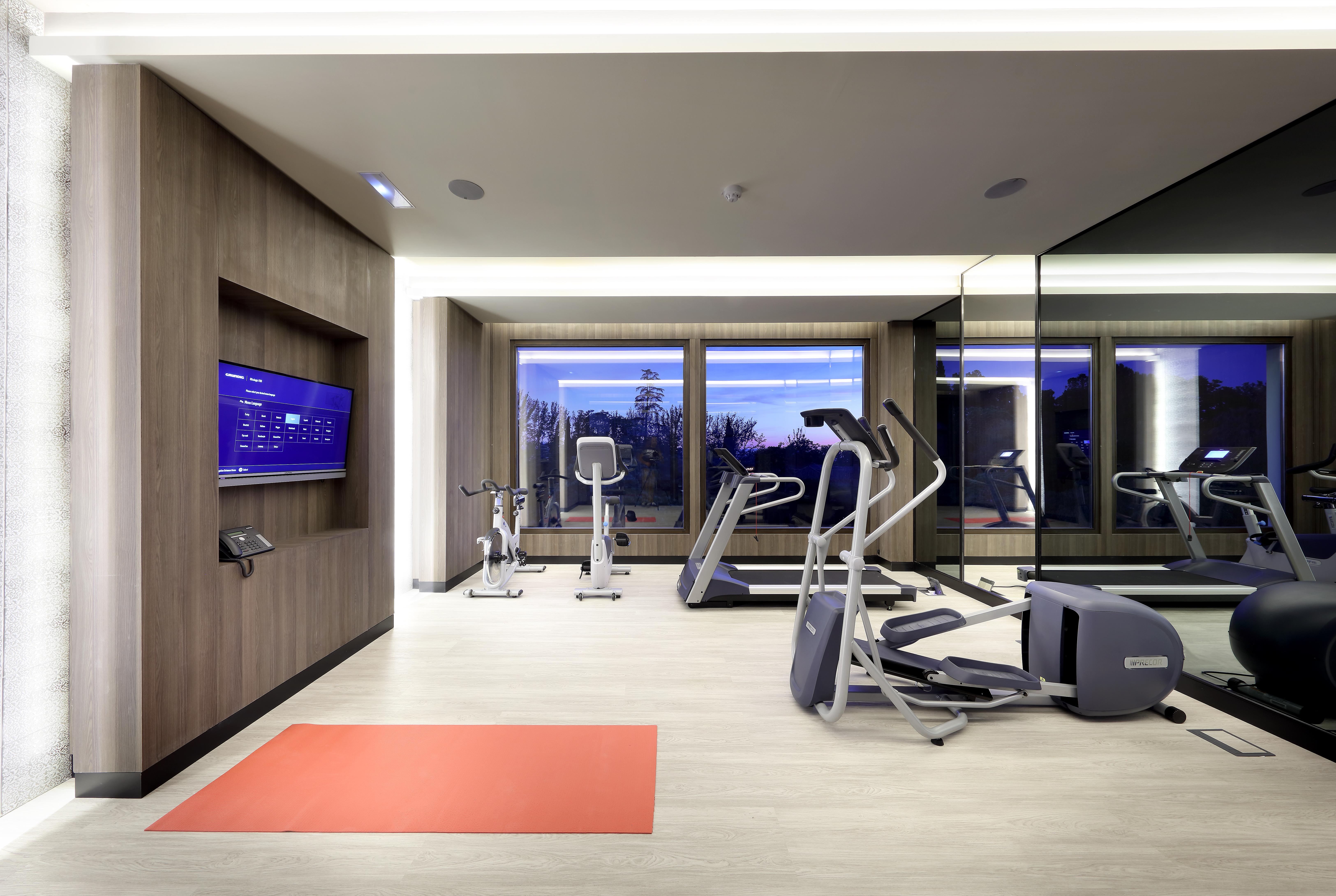 ยูโรสตาร์ วอชิงตัน เออร์วิง Hotel กรานาดา ภายนอก รูปภาพ The gym at the 2012 London Olympics